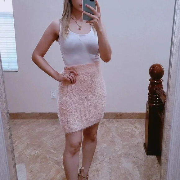 Lovers + Friends Eyelash Fuzzy Sweater Ski… - Picture 2 of 6